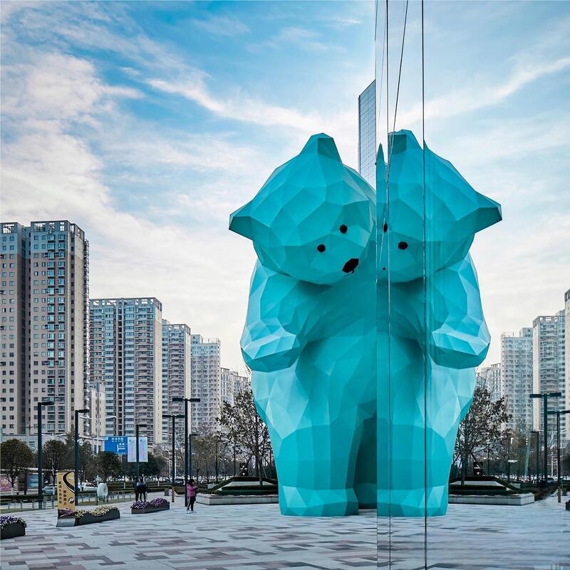 Large Size Outdoor Animal Design Sculpture Shopping Mall Outer Wall Roof Front Desk Decoration Fiberglass Sculpture Custom